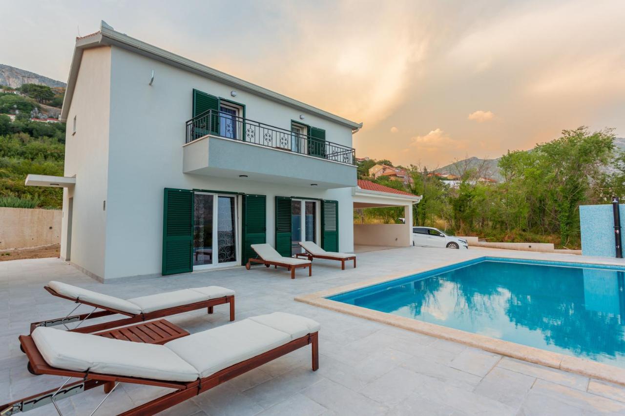 Secluded House - Guaranteed Privacy - Heated Pool Villa Klis Buitenkant foto