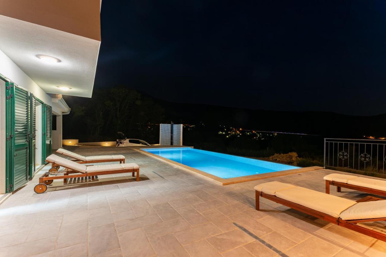 Secluded House - Guaranteed Privacy - Heated Pool Villa Klis Buitenkant foto