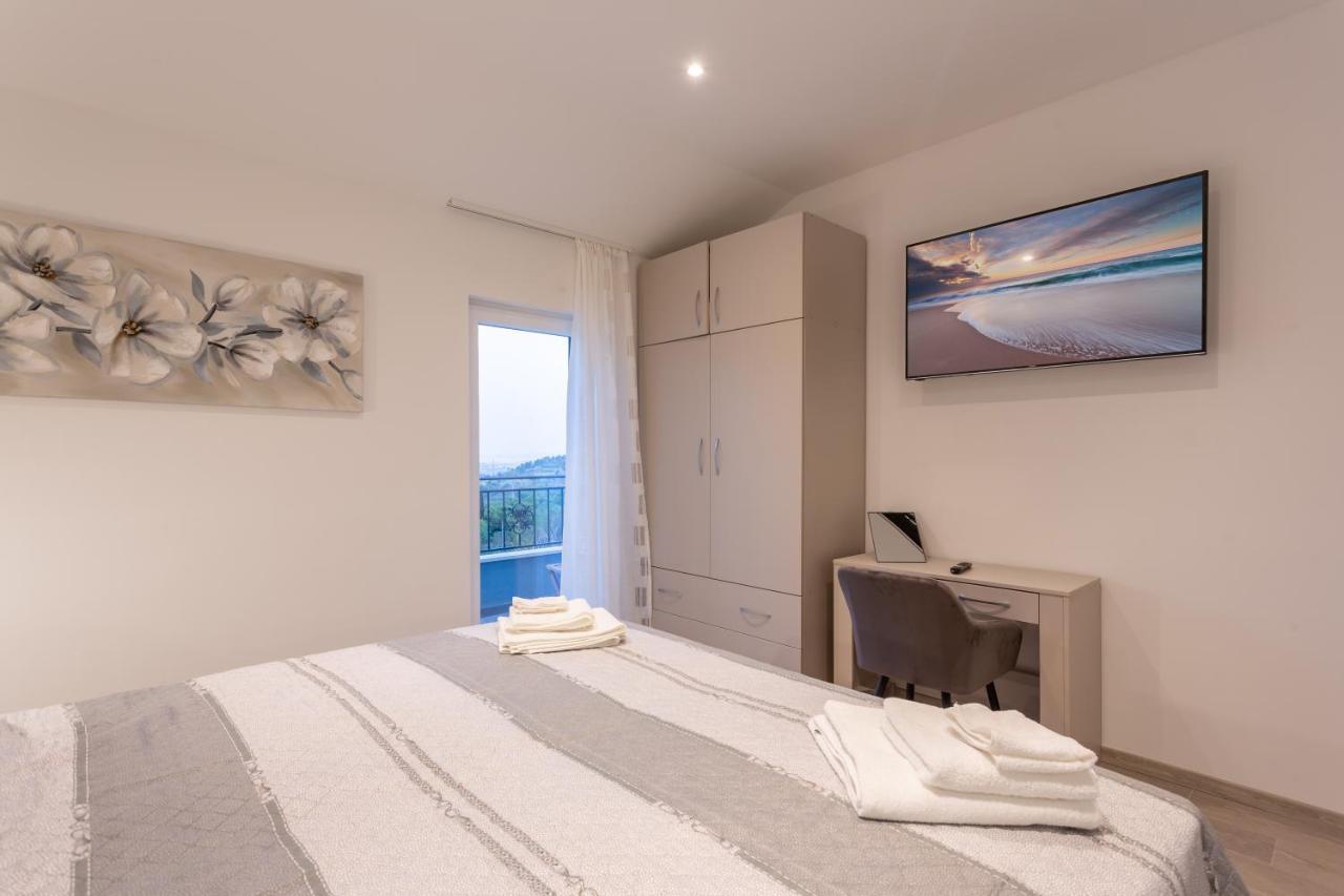 Secluded House - Guaranteed Privacy - Heated Pool Villa Klis Buitenkant foto