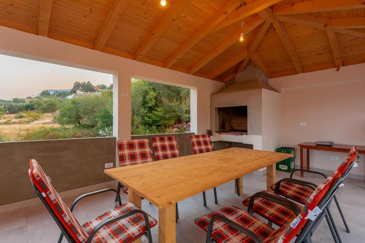 Secluded House - Guaranteed Privacy - Heated Pool Villa Klis Buitenkant foto