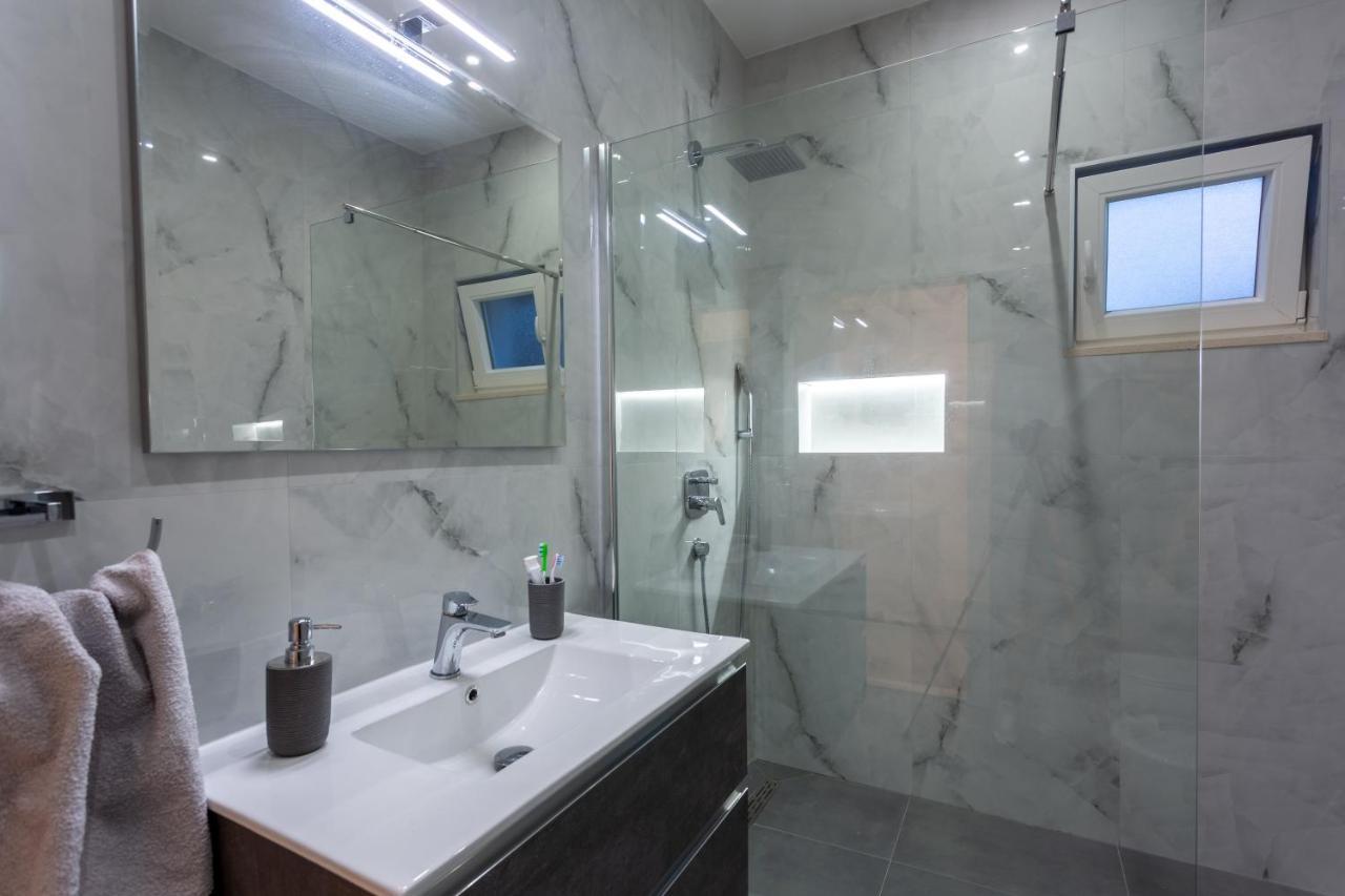 Secluded House - Guaranteed Privacy - Heated Pool Villa Klis Buitenkant foto