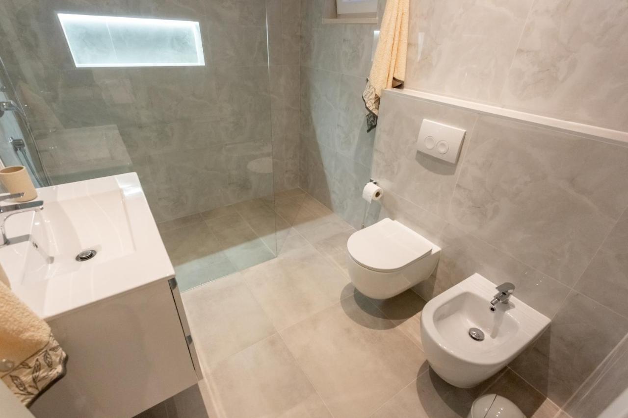 Secluded House - Guaranteed Privacy - Heated Pool Villa Klis Buitenkant foto