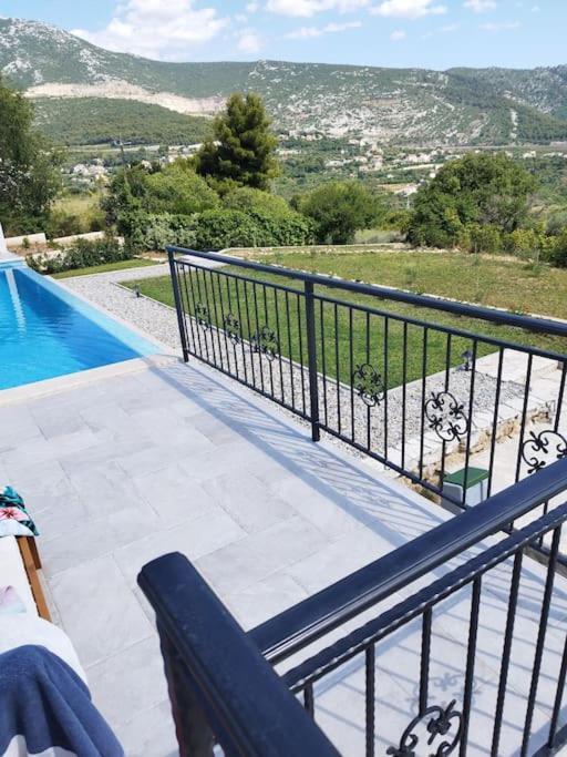Secluded House - Guaranteed Privacy - Heated Pool Villa Klis Buitenkant foto