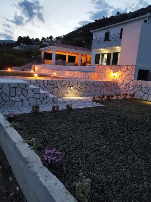 Secluded House - Guaranteed Privacy - Heated Pool Villa Klis Buitenkant foto